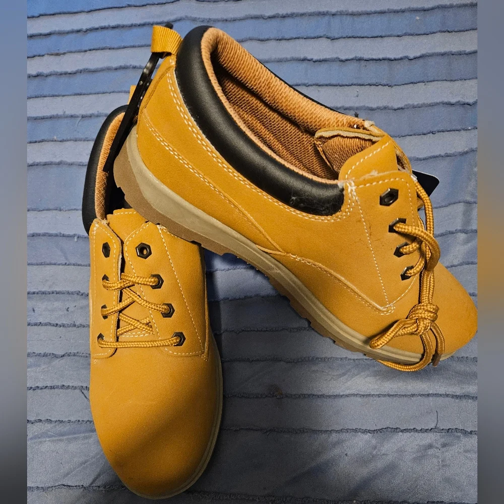 BRAND NEW ** Men's Tan Casual Boots